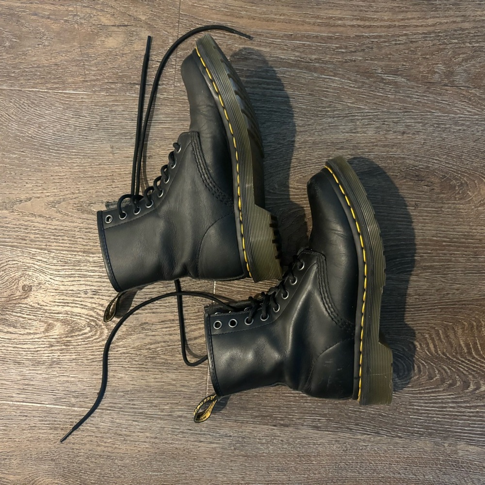DR. MARTENS WOMEN'S NAPPA LEATHER LACE UP BOOTS